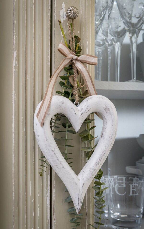 White Wash Chubby Small Hanging Heart